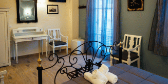 110€ για ένα 3ήμερο (2 διανυκτερεύσεις) 2 ατόμων σ' ένα από τα νεοκλασικά κτίρια του PENSION ACRONAFPLIA στα βενετσιάνικα σοκάκια του Ναυπλίου!